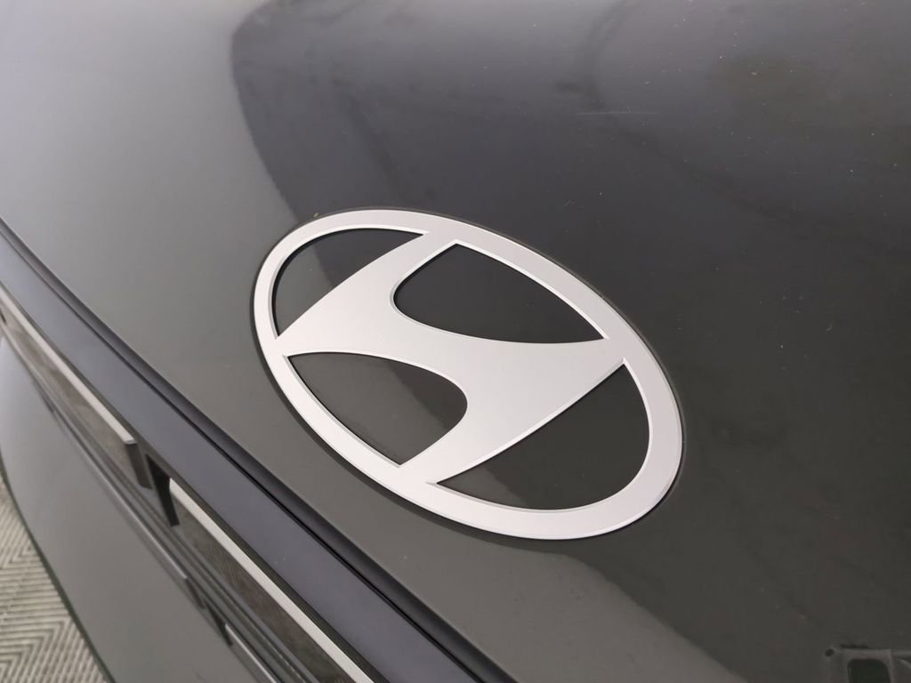 Used 2024 Hyundai Santa Fe Limited image 13