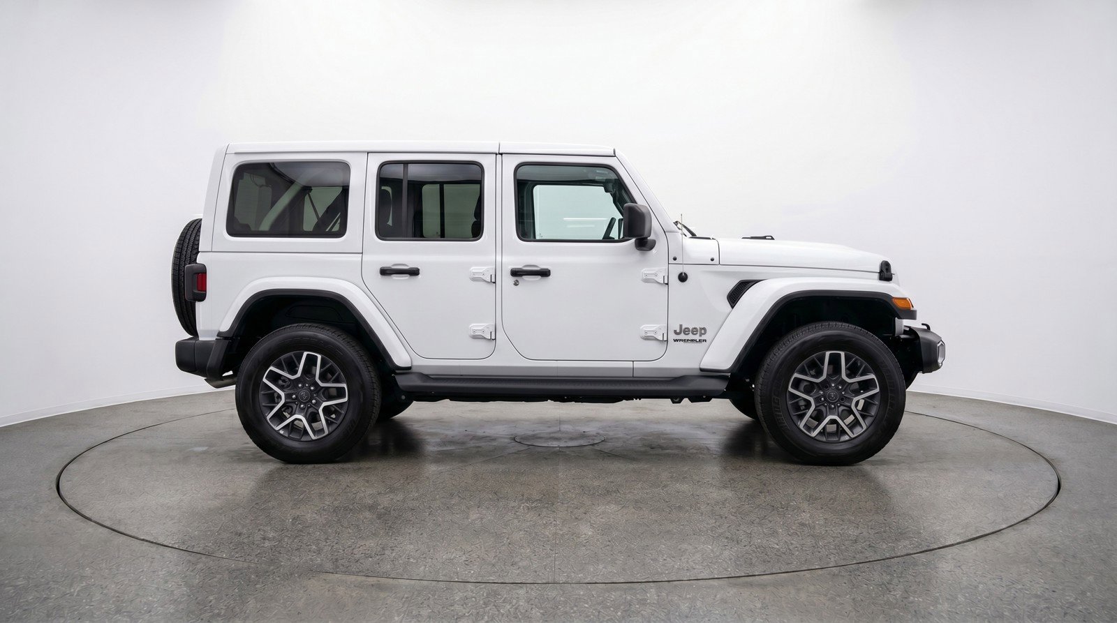 Used 2025 Jeep Wrangler Unlimited Sahara AWD/4WD image 11