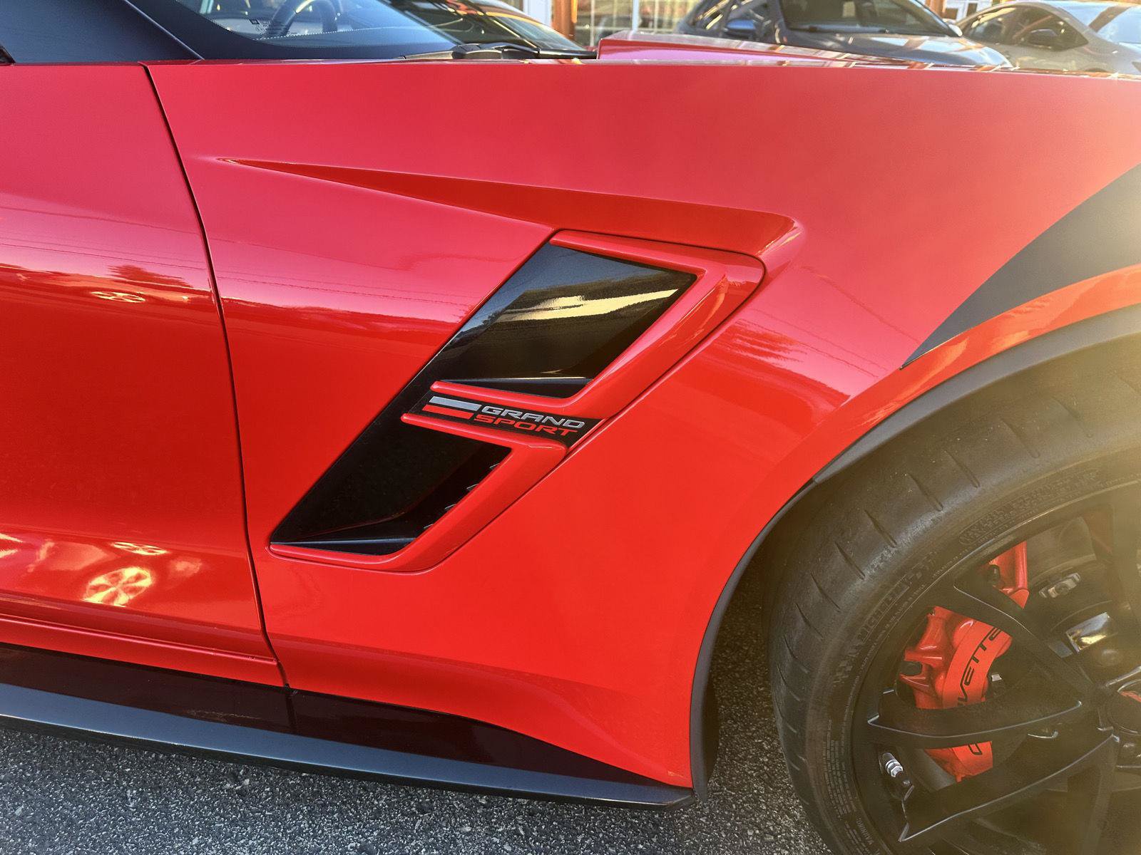 Used 2019 Chevrolet Corvette Grand Sport w/ Carbon Flash Badge Package RWD image 13