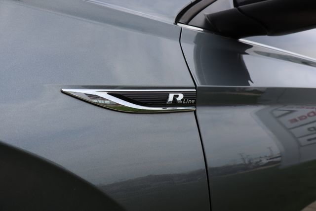 Used 2020 Volkswagen Jetta R-Line w/ R-Line Cold Weather Package image 6