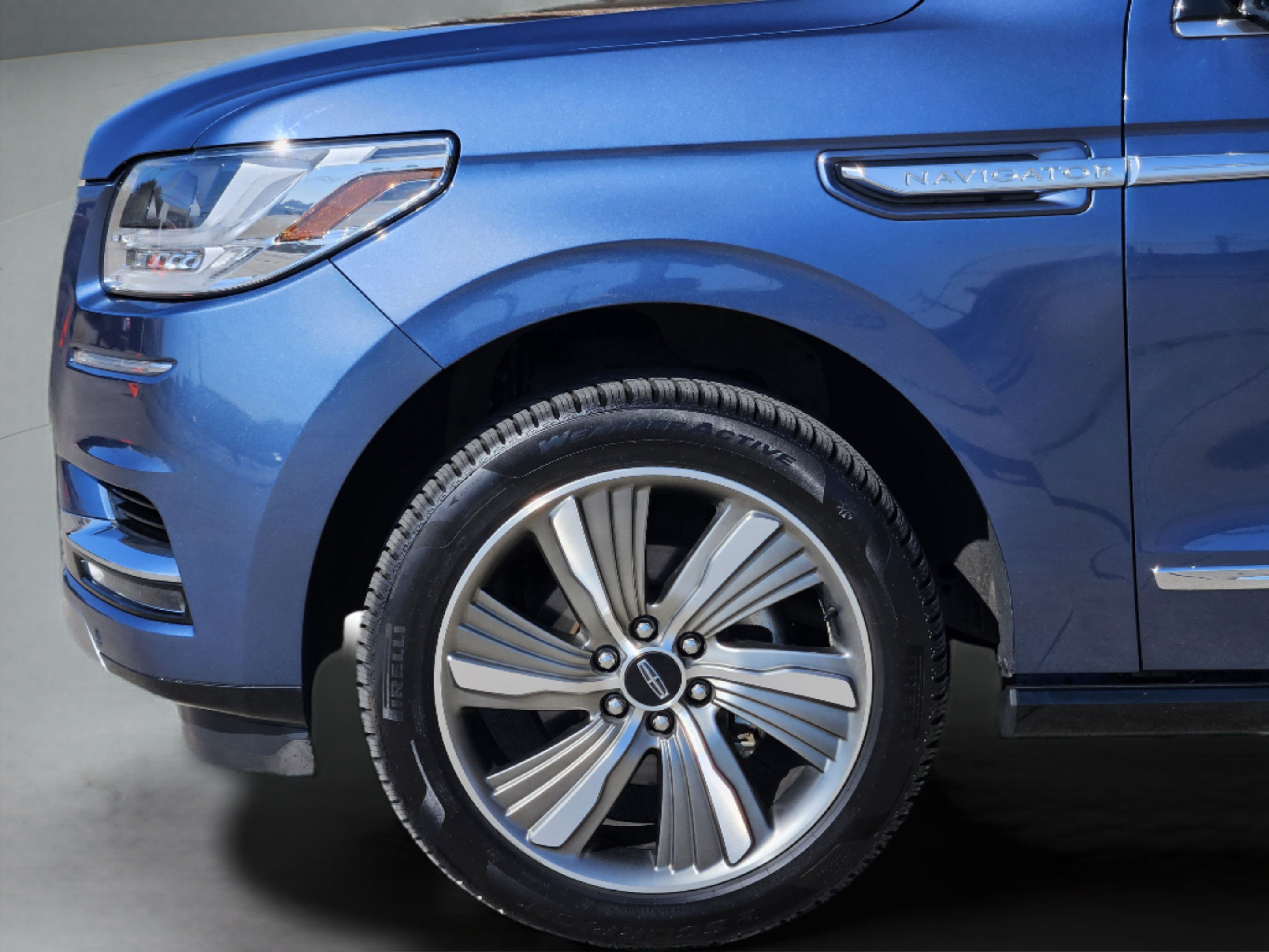 Used 2018 Lincoln Navigator Reserve AWD/4WD image 12