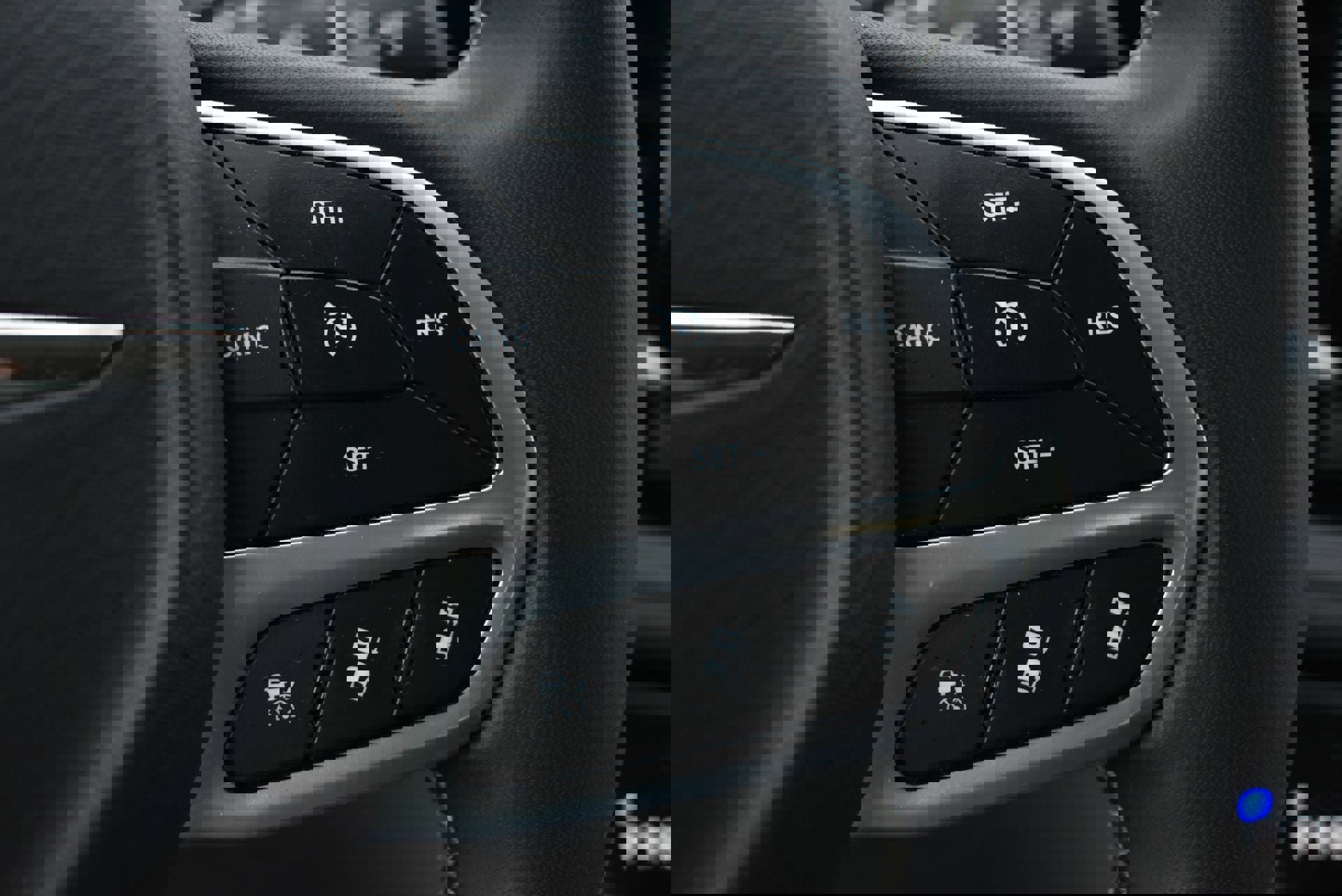 Used 2023 Chrysler Pacifica Limited image 24