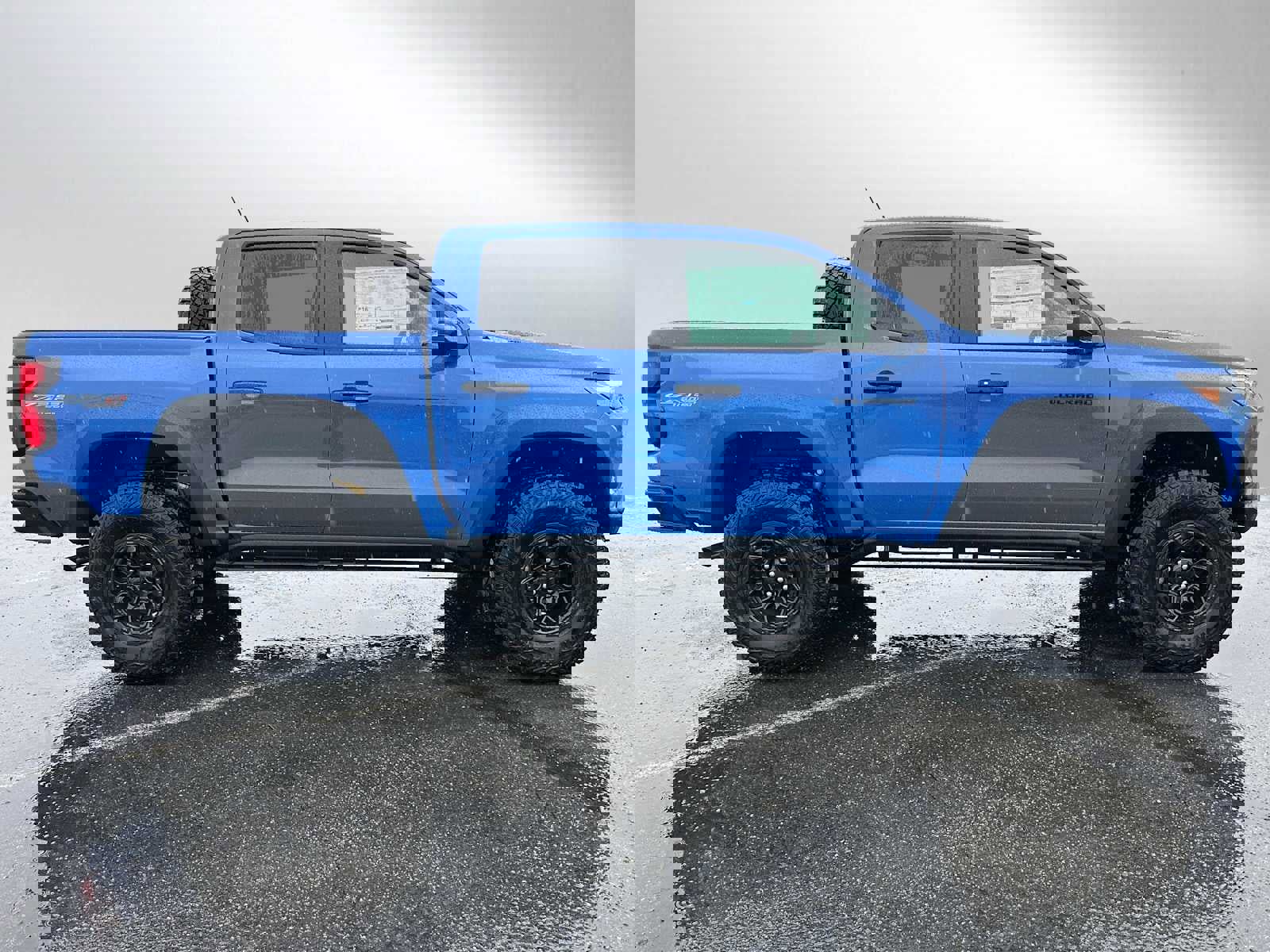 New 2025 Chevrolet Colorado ZR2 w/ ZR2 Bison Edition image 2