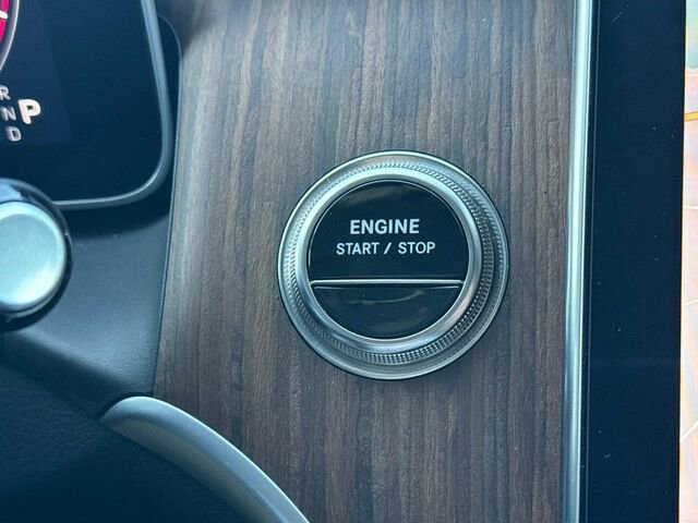 Used 2025 Mercedes-Benz GLC 350e 4MATIC image 28