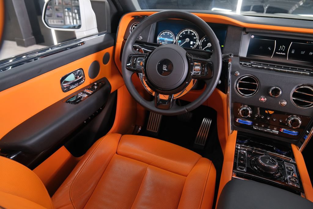 Used 2021 Rolls-Royce Cullinan AWD/4WD image 38