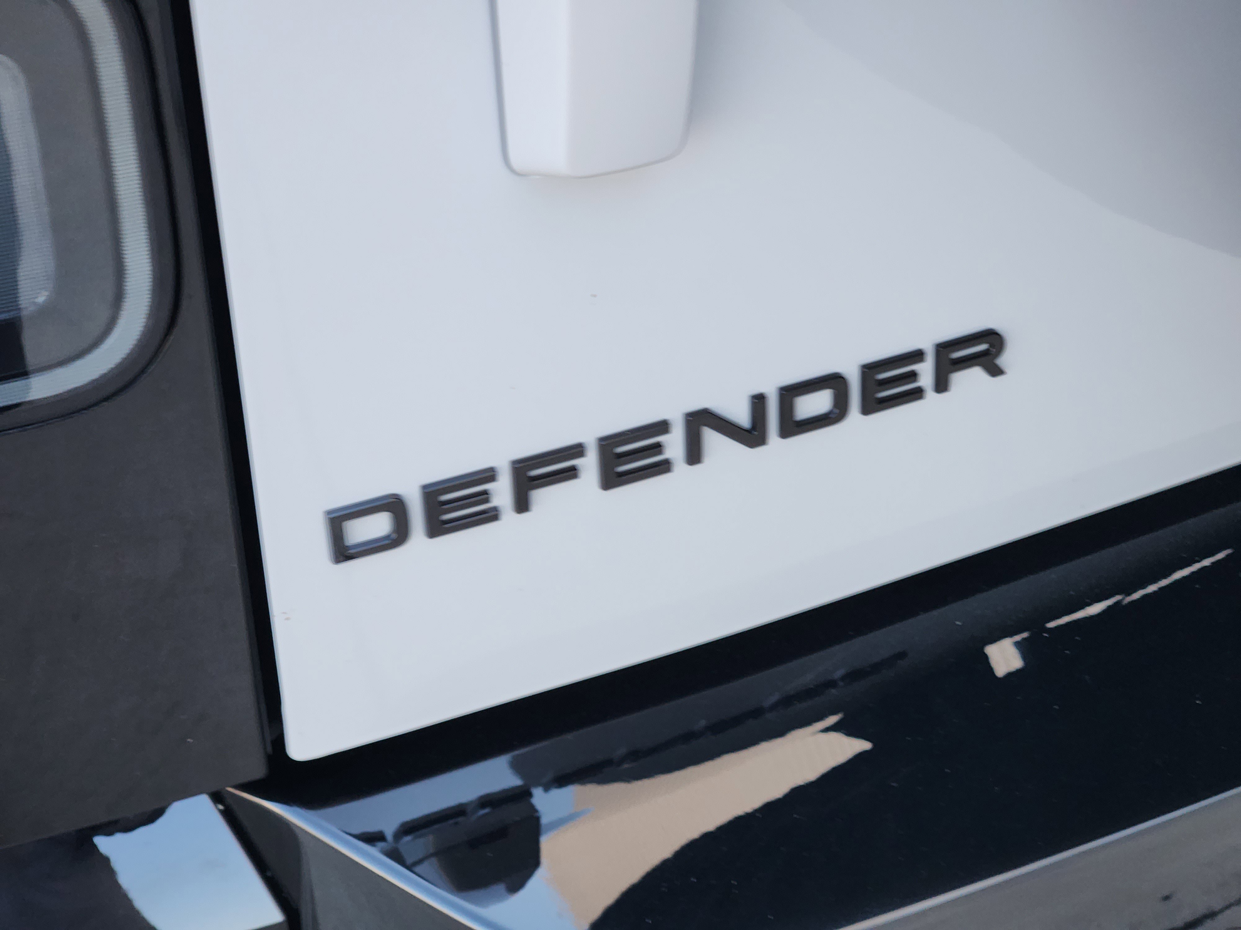 New 2026 Land Rover Defender 110 S image 12