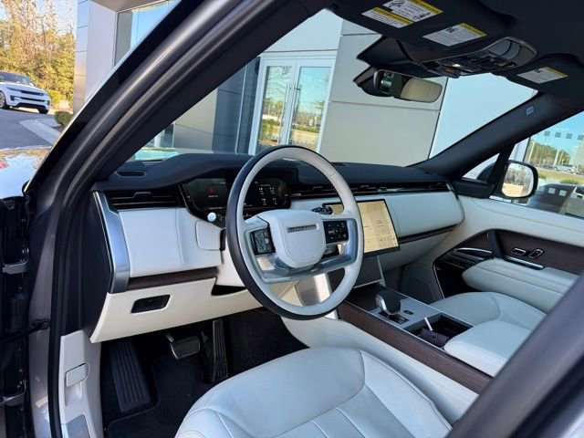 Certified 2024 Land Rover Range Rover SE image 15
