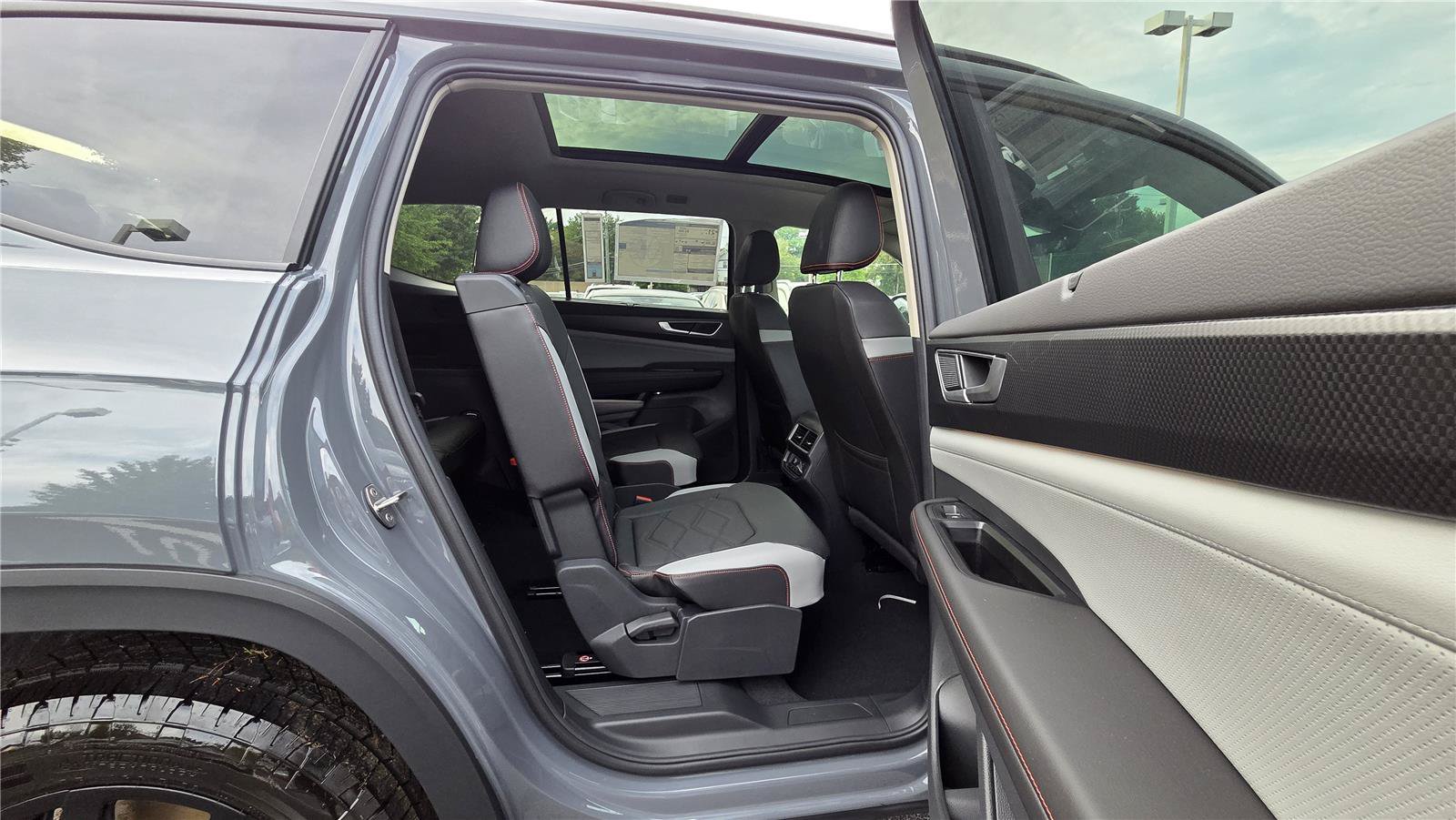 New 2026 Volkswagen Atlas Peak Edition AWD/4WD image 35