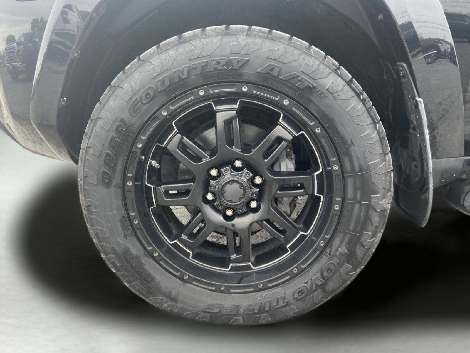 Used 2018 Toyota 4Runner SR5 Premium AWD/4WD image 15