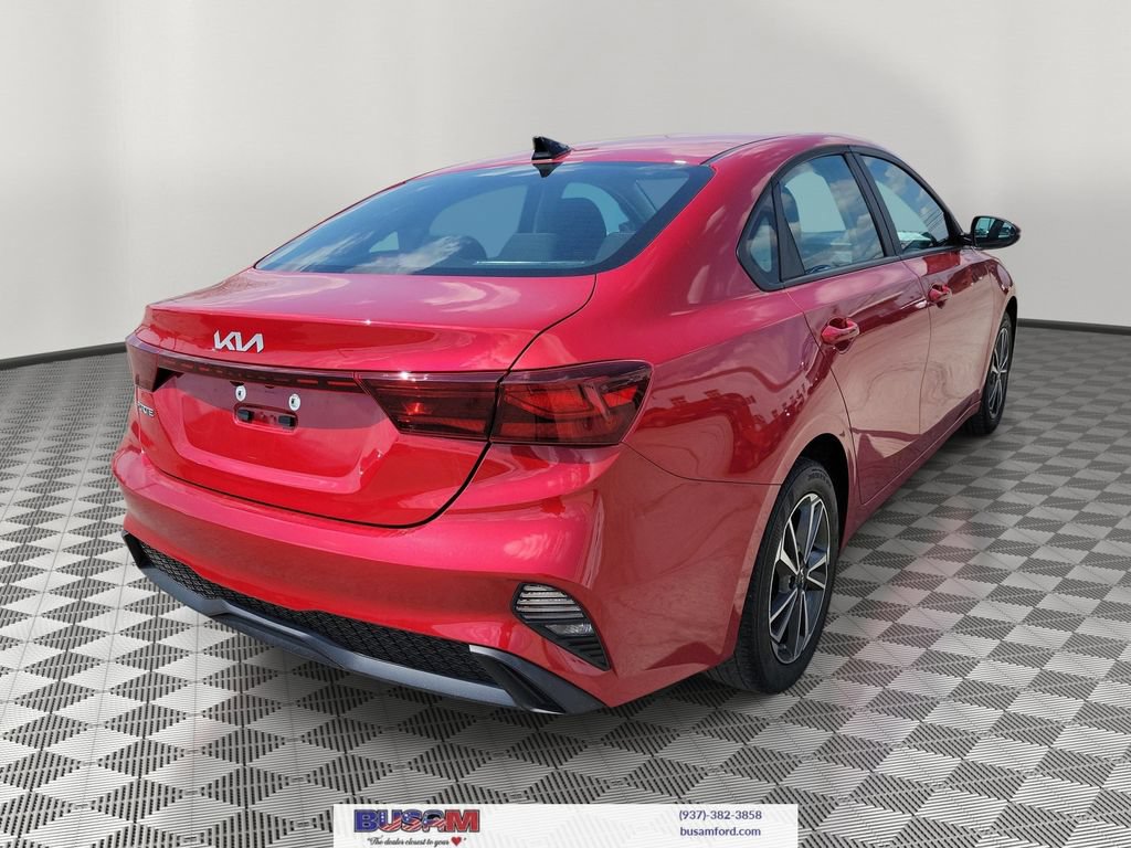 Used 2023 Kia Forte LXS w/ LXS Technology Package FWD image 4