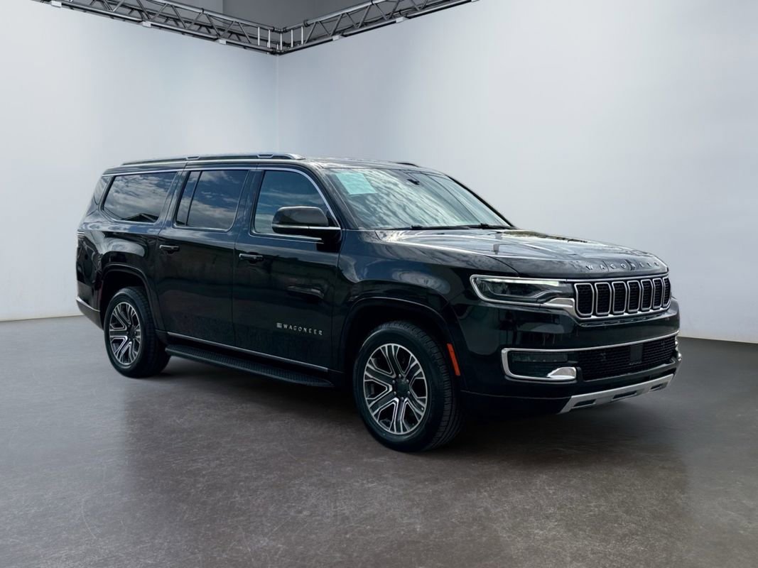 Used 2024 Jeep Wagoneer L Series II w/ Flexible Seating Group image 3