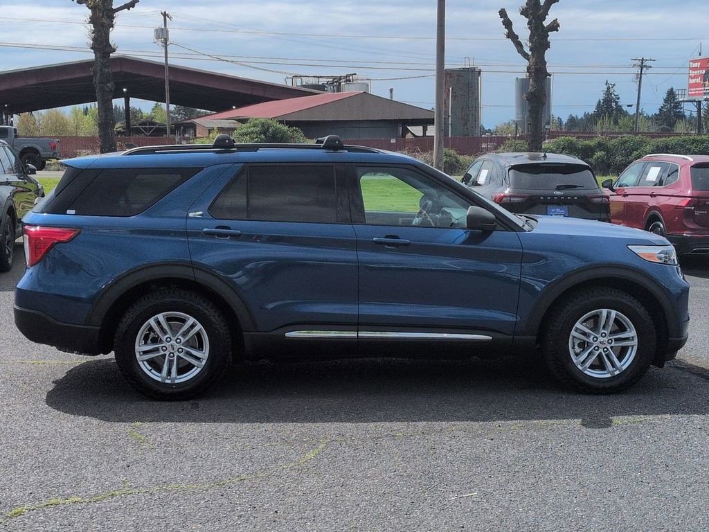 Used 2021 Ford Explorer XLT w/ Equipment Group 202A AWD/4WD image 6