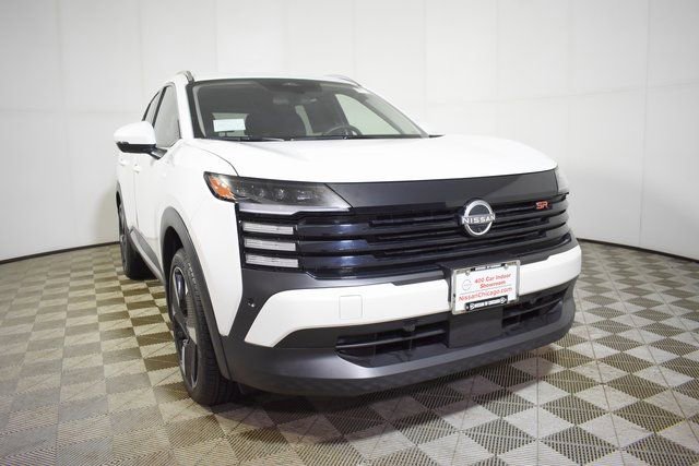 Certified 2025 Nissan Kicks SR image 3