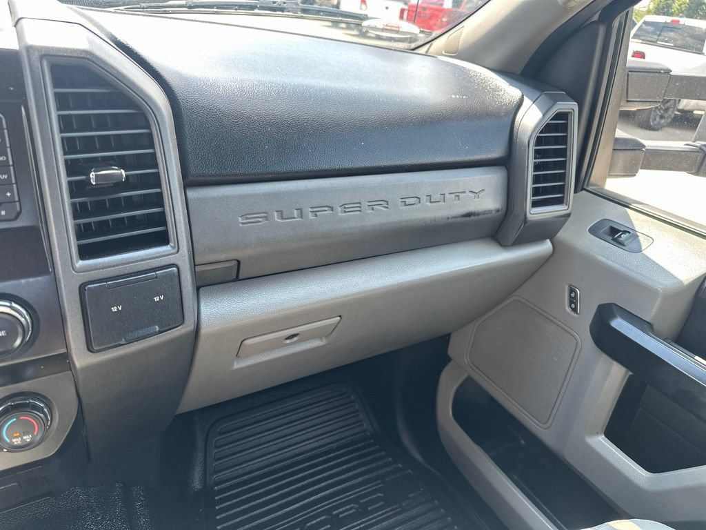 Used 2019 Ford F550 4x4 Crew Cab Super Duty w/ Power Equipment Group image 18
