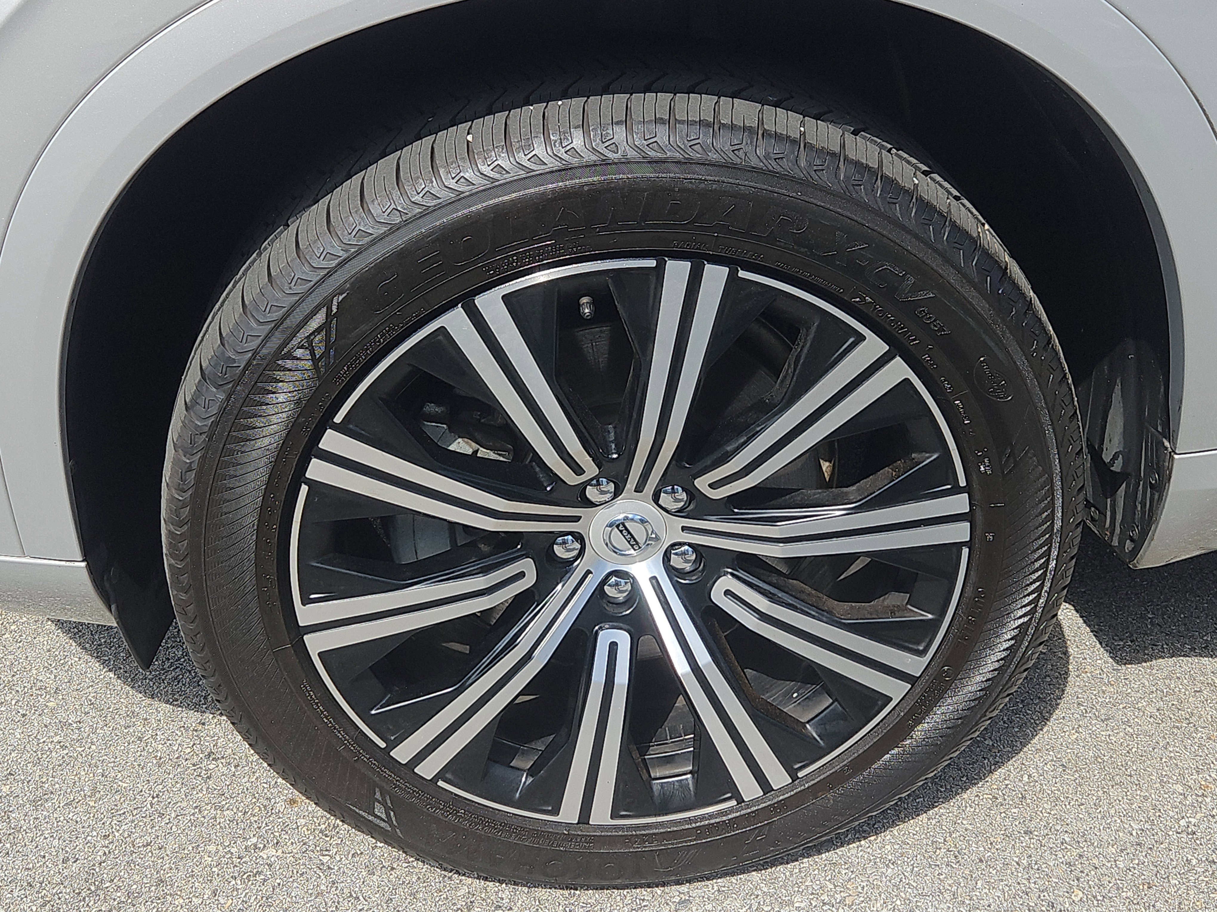 Used 2024 Volvo XC90 B5 Core image 4