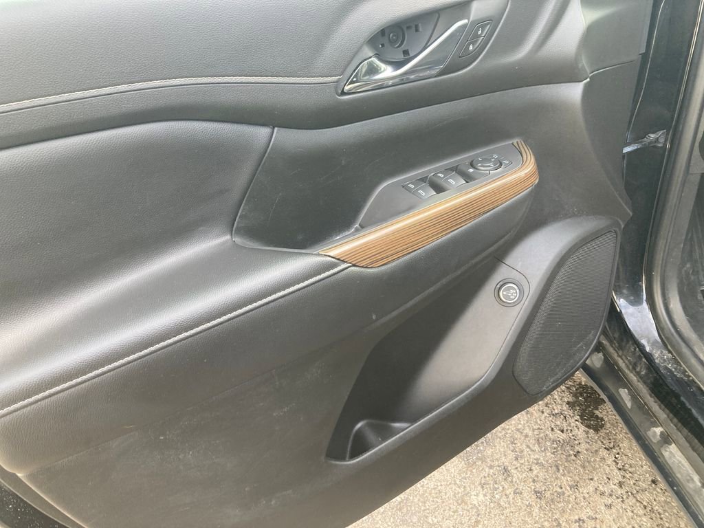 Used 2021 GMC Acadia SLE w/ Driver Convenience Package image 15