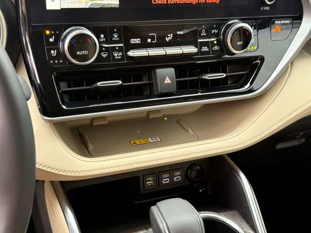 Used 2023 Toyota Highlander Platinum FWD image 22