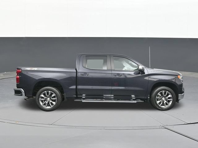 Used 2024 Chevrolet Silverado 1500 LT AWD/4WD image 16
