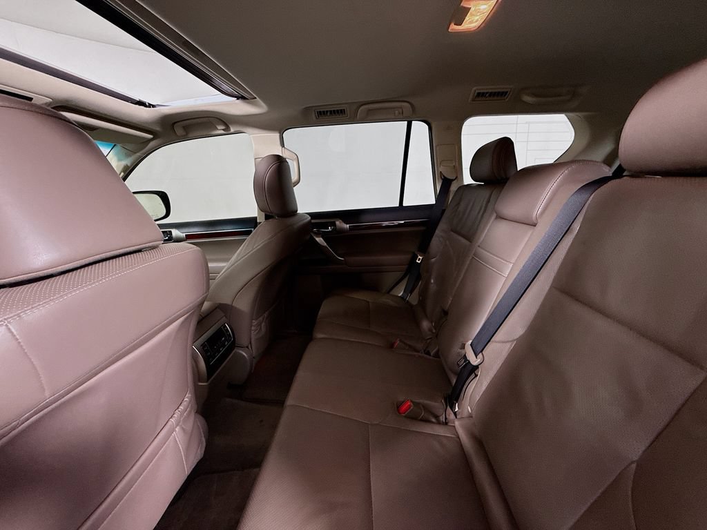 Used 2016 Lexus GX 460 w/ Premium Package AWD/4WD image 26