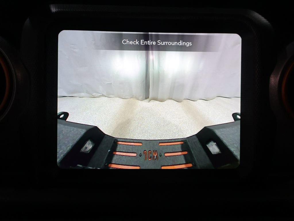 Used 2022 Jeep Gladiator Mojave w/ Cold Weather Group image 25