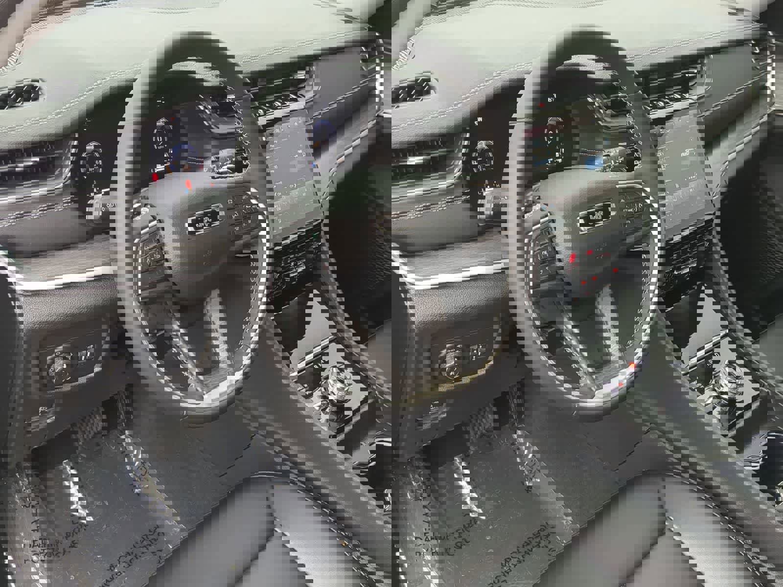 Certified 2024 Jeep Grand Cherokee Limited w/ Black Appearance Package image 10