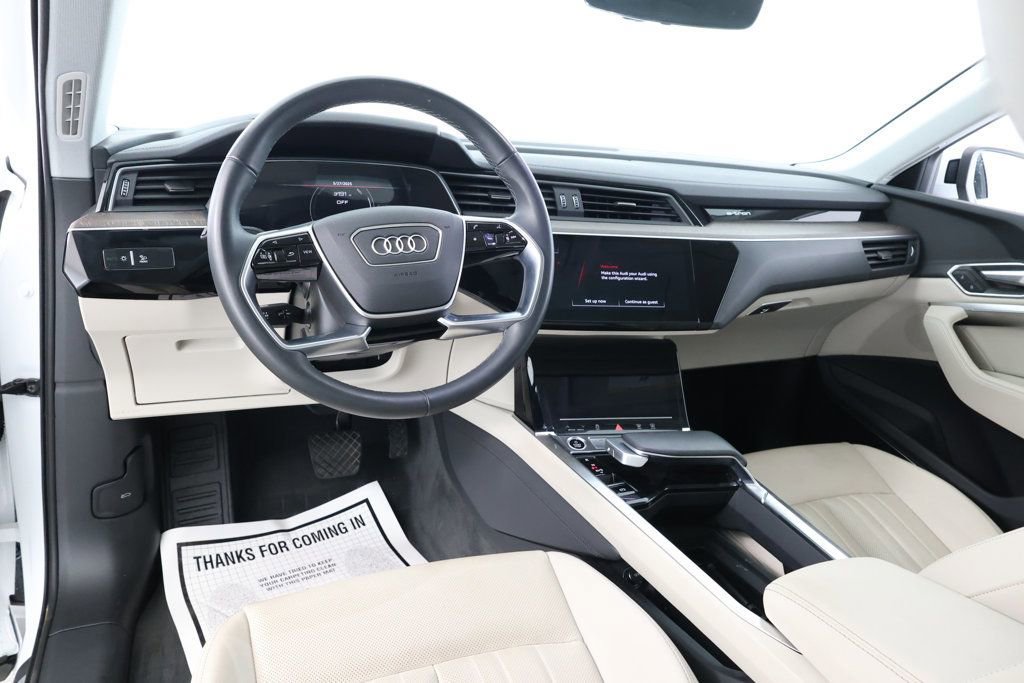 Used 2024 Audi Q8 e-tron Premium Plus w/ Premium Plus Package image 13