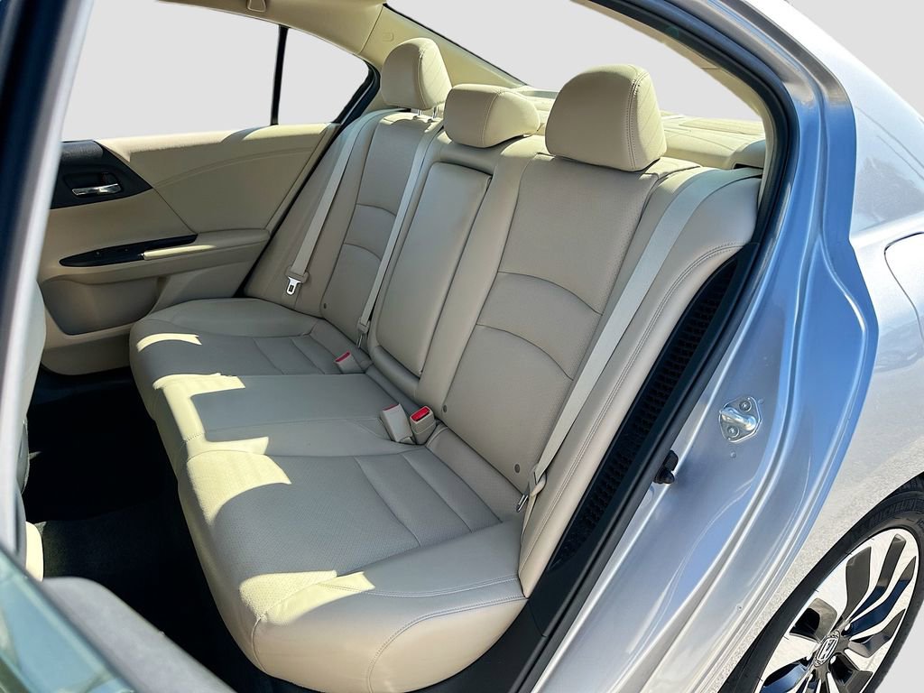Used 2017 Honda Accord Touring image 25