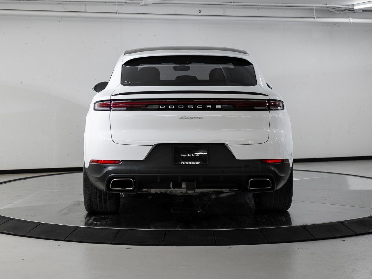 Certified 2025 Porsche Cayenne Coupe image 6