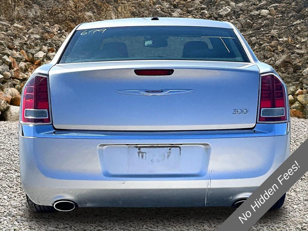 Used 2012 Chrysler 300 RWD image 4