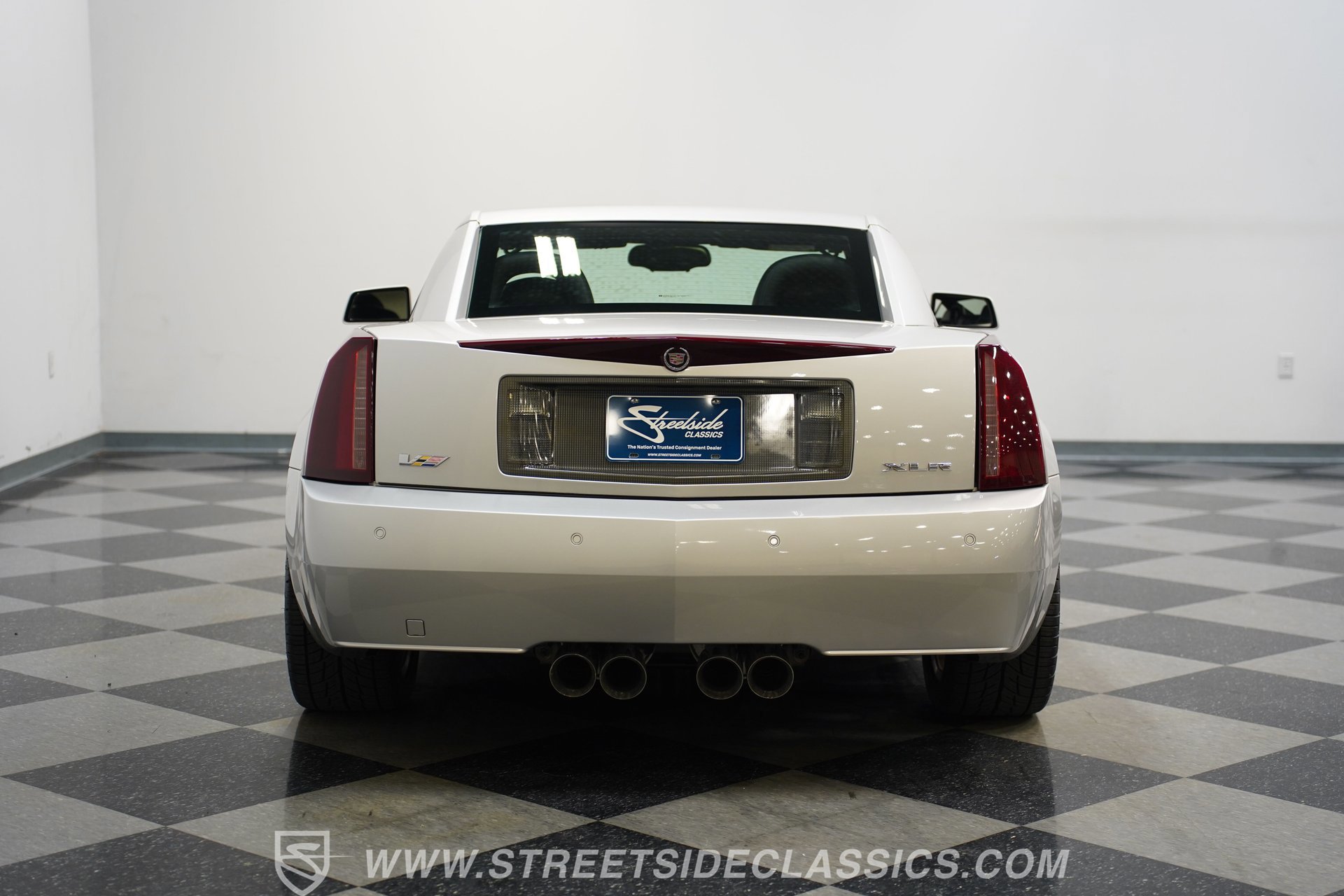 Used 2006 Cadillac XLR V image 10