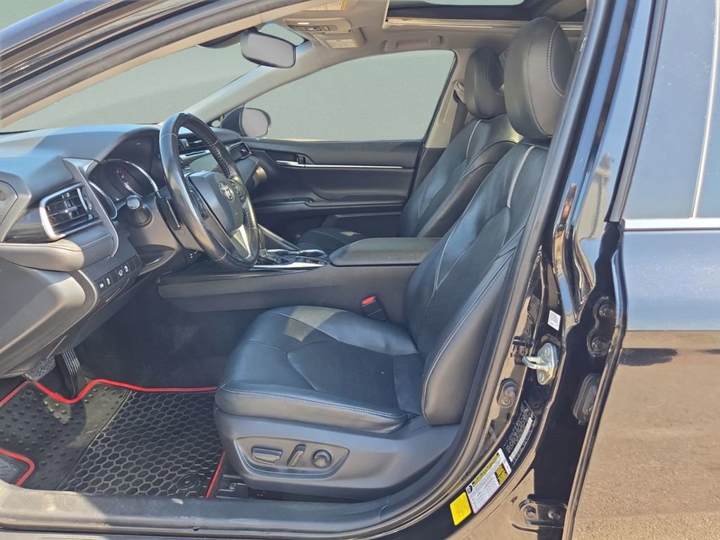 Used 2019 Toyota Camry XSE image 10