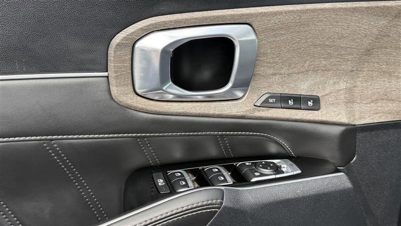 Used 2023 Kia Sorento SX Prestige AWD/4WD image 14