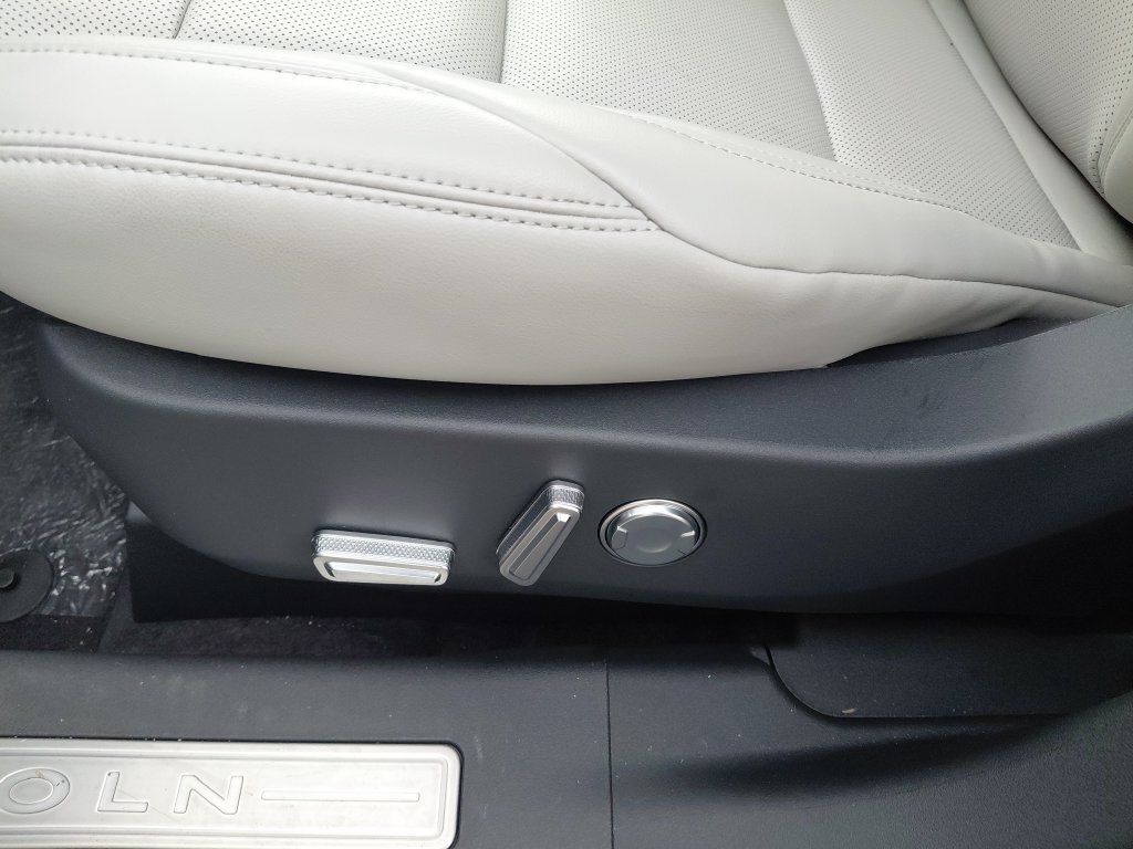 New 2026 Lincoln Nautilus Premier w/ Equipment Group 102A AWD/4WD image 39