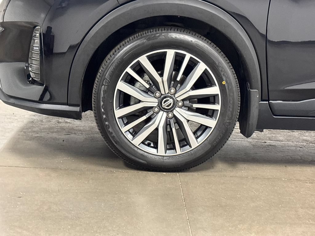 Used 2023 Nissan Kicks SV FWD image 11