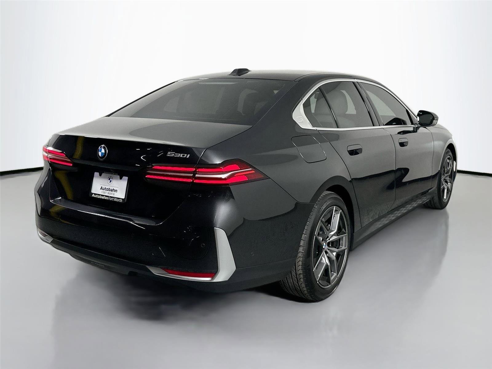 Certified 2026 BMW 530i RWD image 5