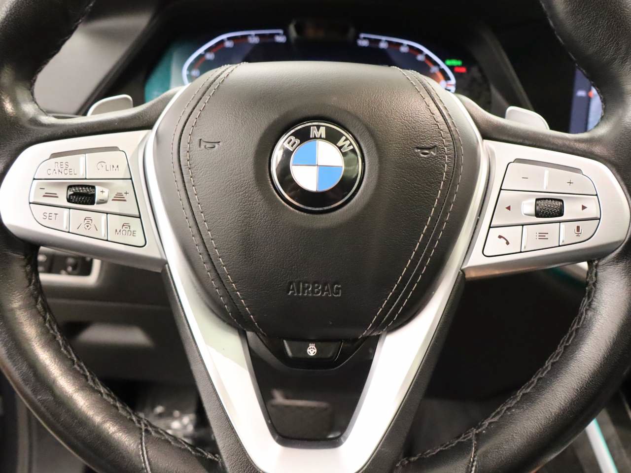 Used 2022 BMW X7 xDrive40i w/ Premium Package AWD/4WD image 12