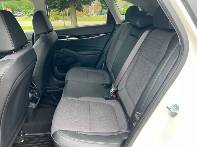 Used 2024 Kia Seltos S FWD image 4