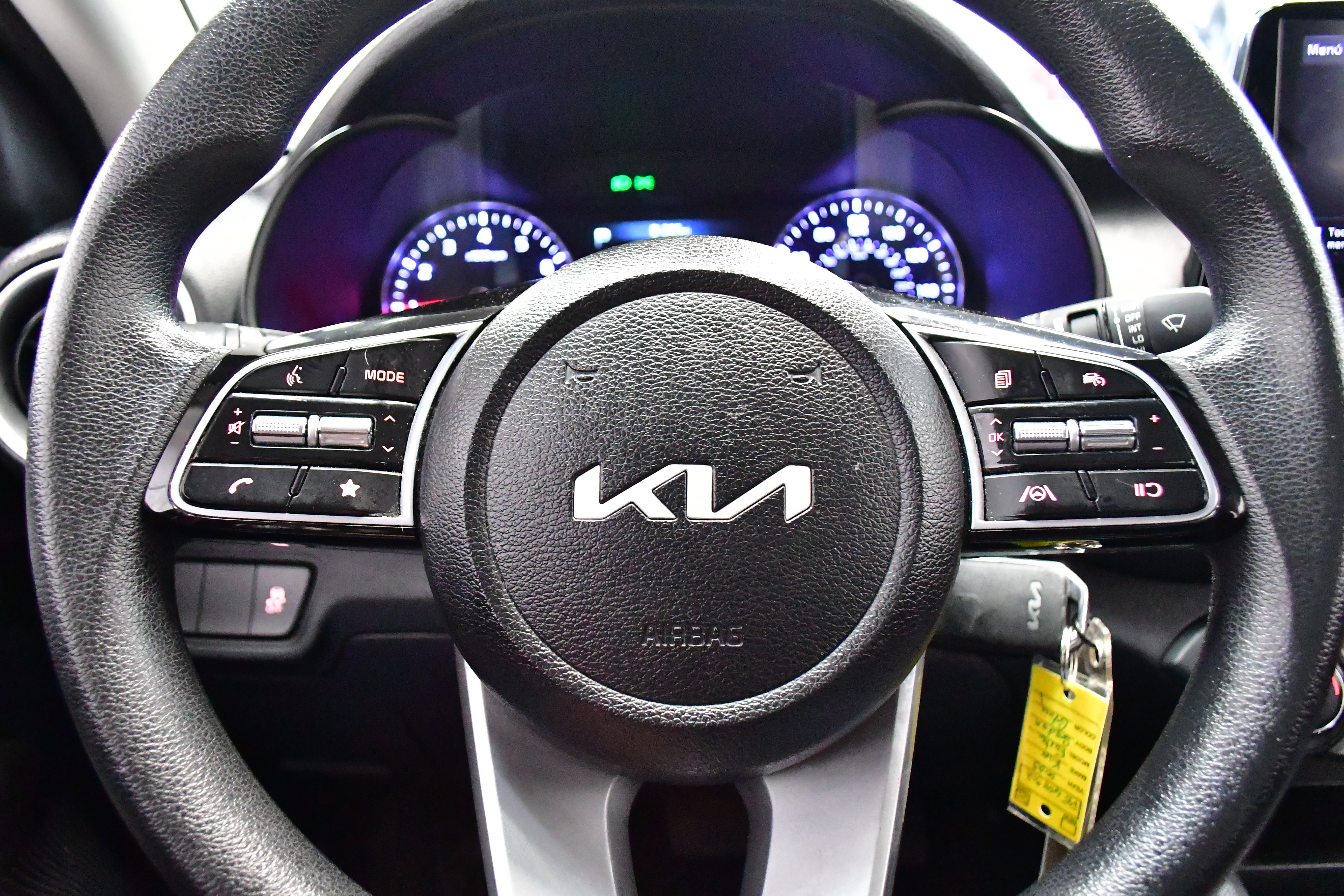 Used 2023 Kia Forte LXS image 32