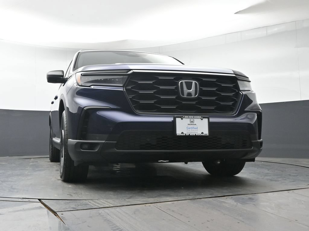 Used 2025 Honda Pilot Sport image 36