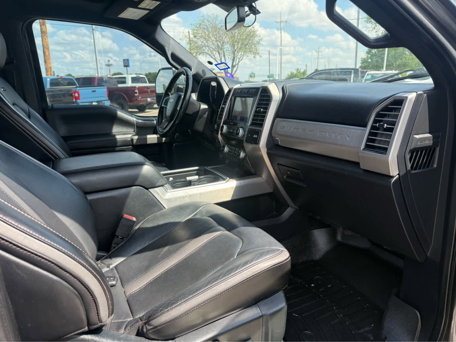 Used 2020 Ford F250 Platinum w/ FX4 Off-Road Package image 7