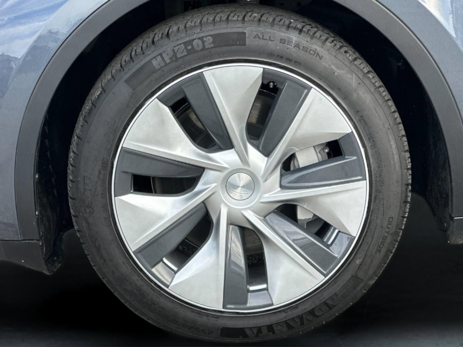 Used 2023 Tesla Model Y Long Range image 24