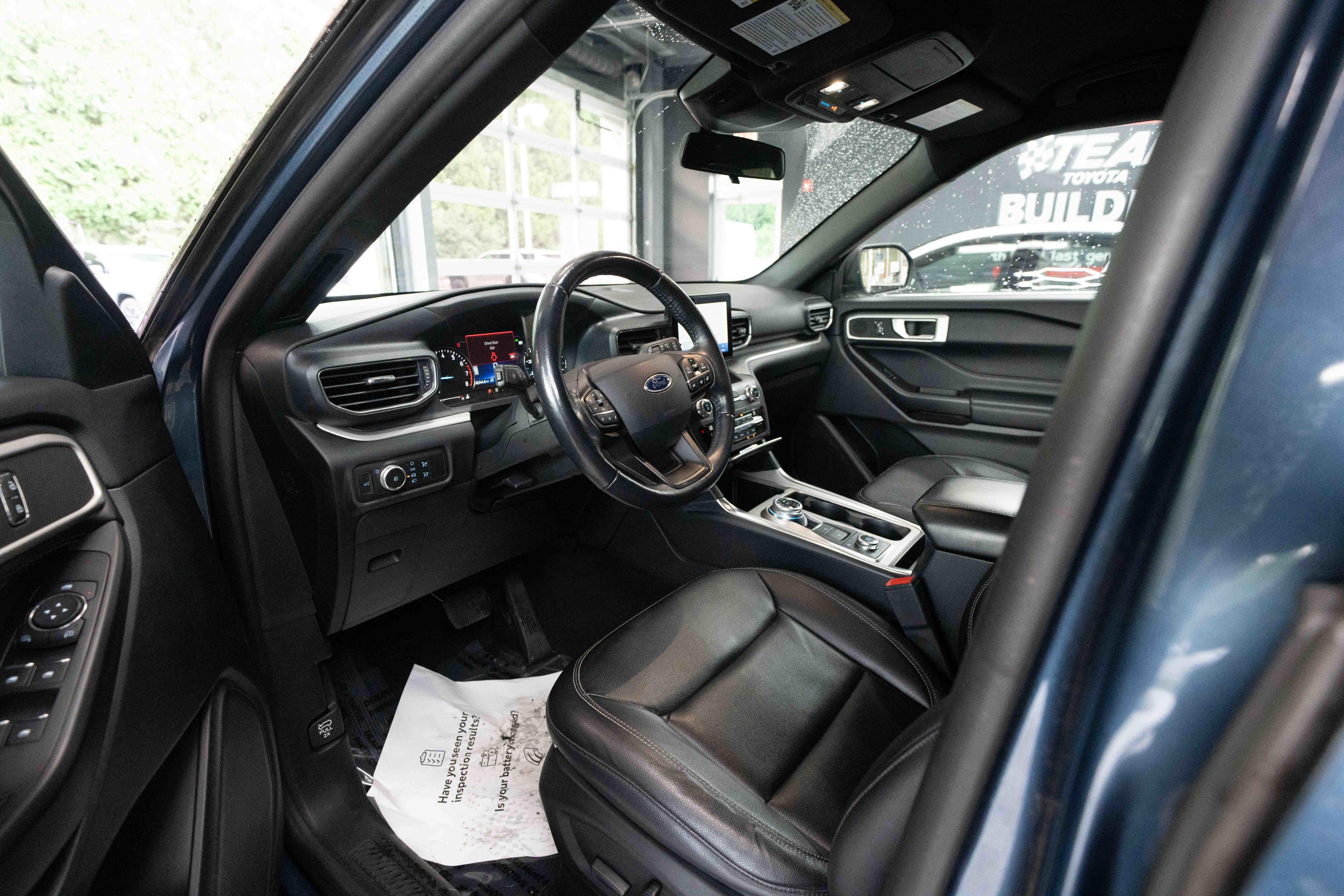 Used 2020 Ford Explorer XLT w/ Equipment Group 202A AWD/4WD image 8