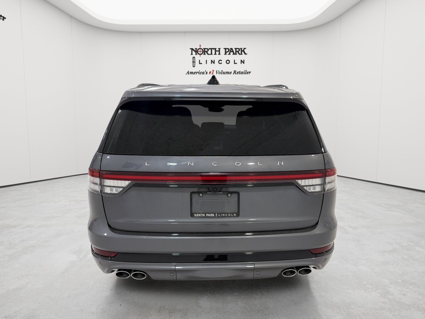 Used 2025 Lincoln Aviator Reserve w/ Jet Appearance Package RWD image 4