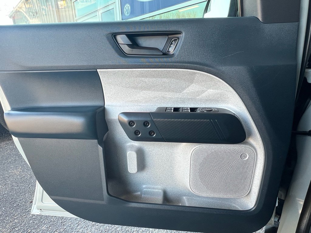 Used 2022 Ford Maverick XLT image 18