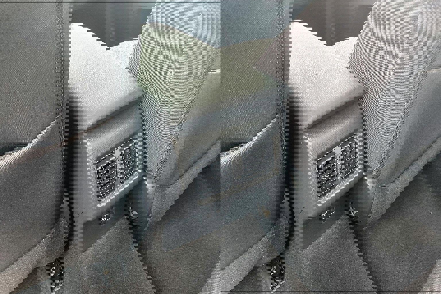 Used 2025 Toyota Camry LE w/ Convenience Package image 39