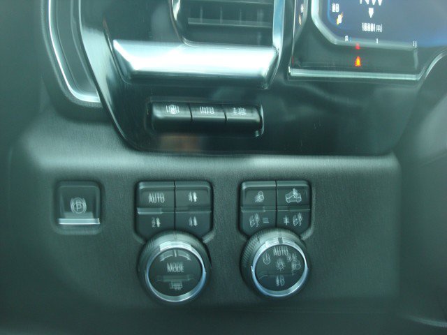 Certified 2026 Chevrolet Silverado 1500 High Country w/ Technology Package AWD/4WD image 18