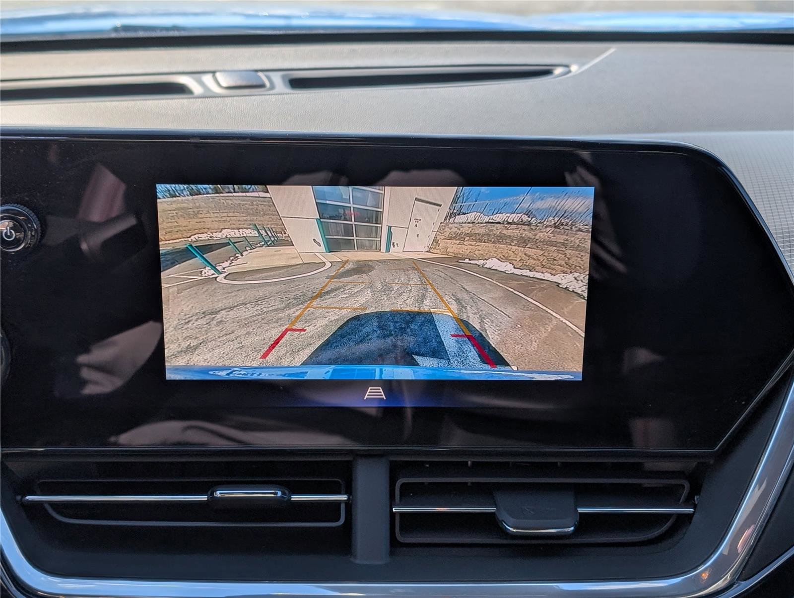 Used 2024 Chevrolet Trax RS image 28