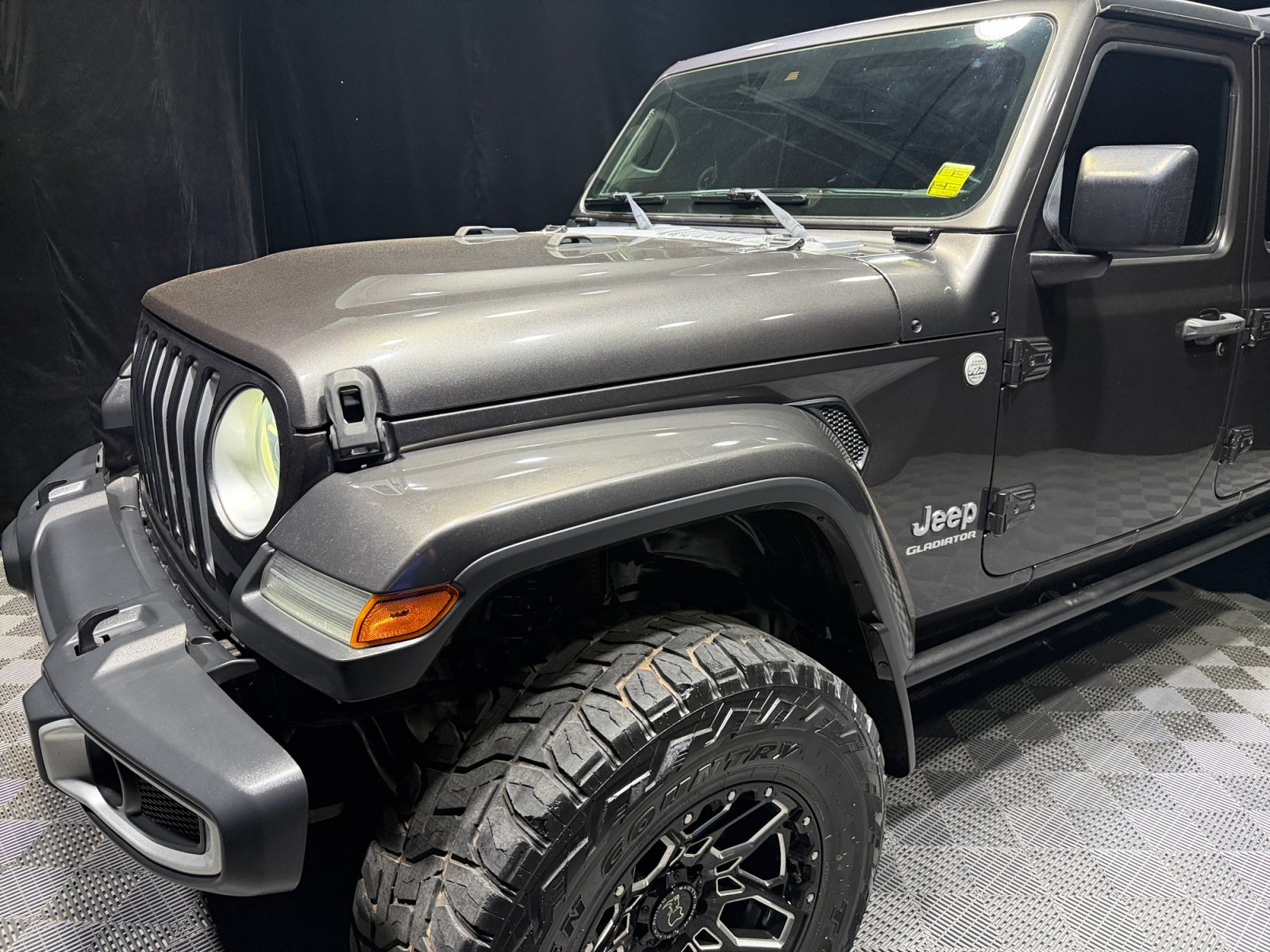 Used 2020 Jeep Gladiator Overland AWD/4WD image 10