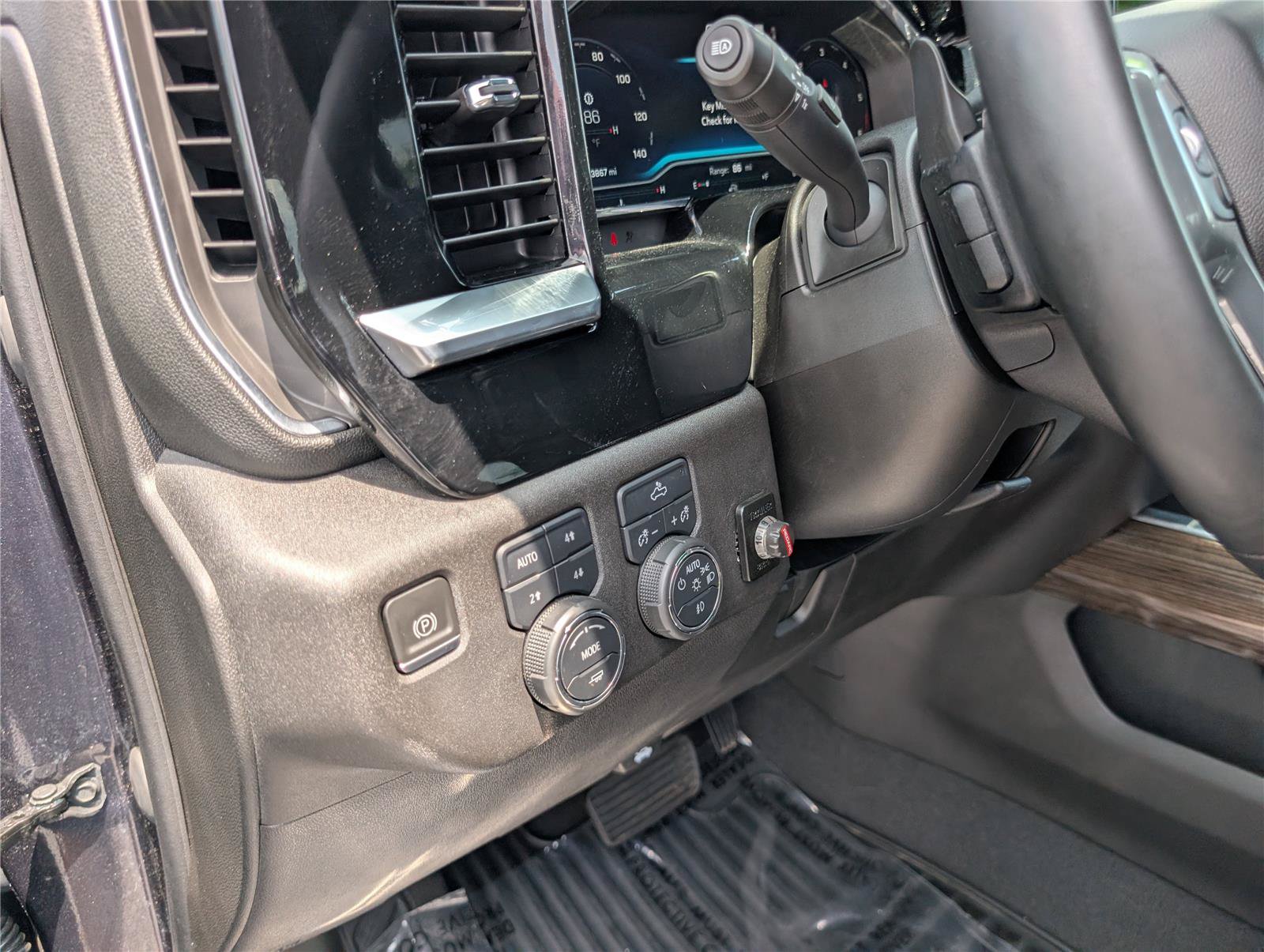 Used 2023 Chevrolet Silverado 1500 RST w/ Z71 Off-Road Package AWD/4WD image 21