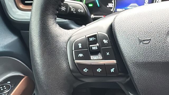 Certified 2022 Ford Maverick Lariat w/ Lariat Luxury Package image 17